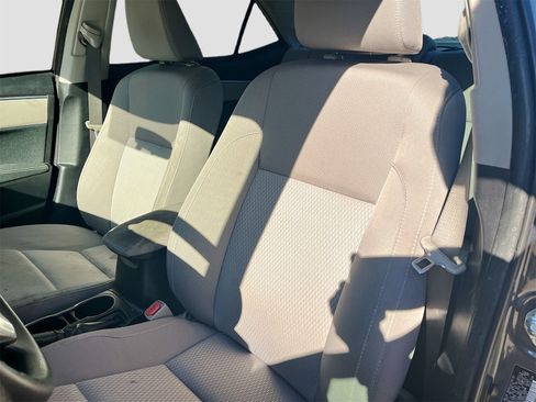 Used 2016 Toyota Corolla LE image 19