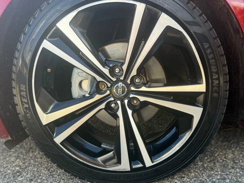 Used 2023 Nissan Sentra SR w/ SR Premium Package image 17