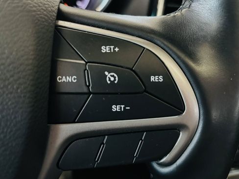 Used 2021 Jeep Grand Cherokee Laredo X AWD/4WD image 42