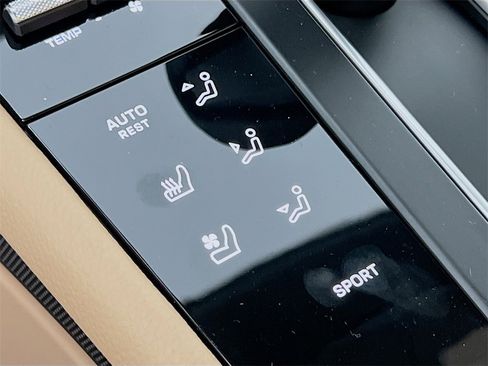 New 2026 Porsche Macan image 23