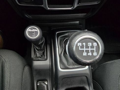 Used 2021 Jeep Wrangler Sport AWD/4WD image 39
