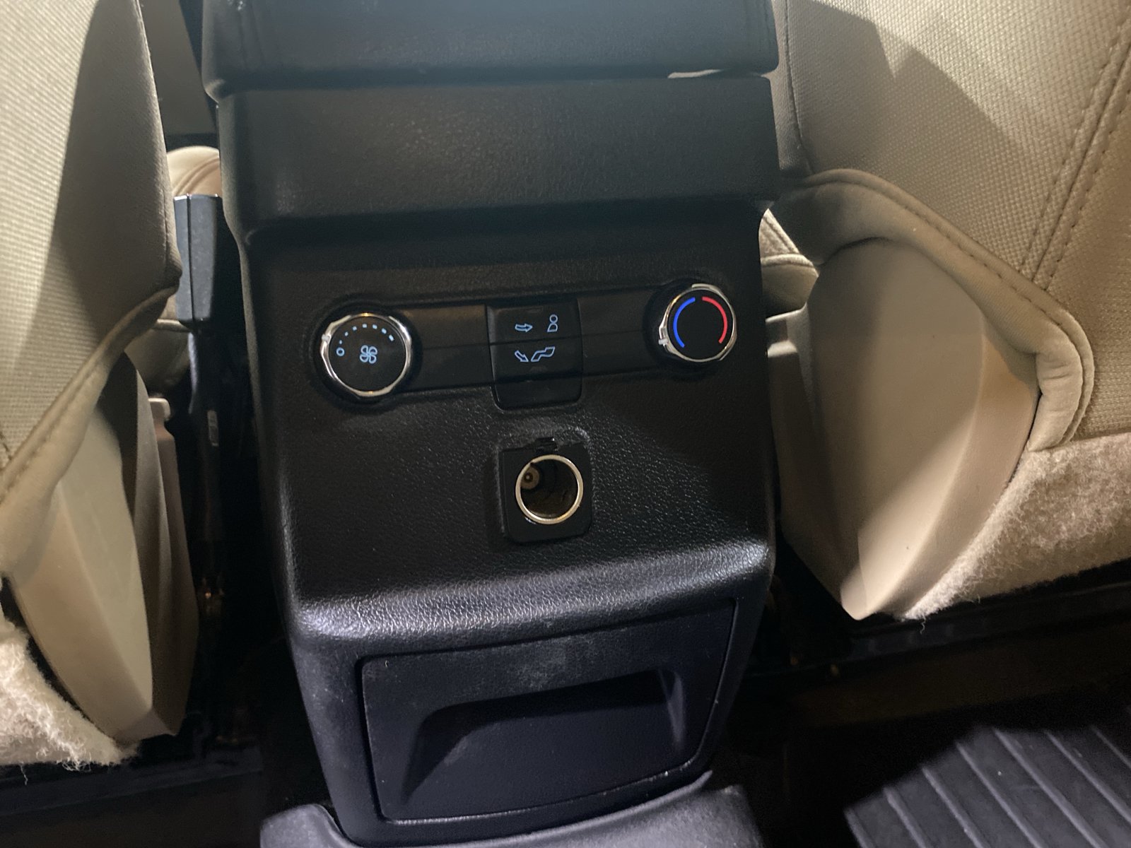 Used 2016 Ford Explorer XLT w/ Equipment Group 201A AWD/4WD image 13