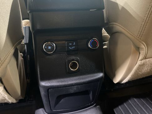 Used 2016 Ford Explorer XLT w/ Equipment Group 201A AWD/4WD image 13