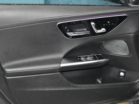 Used 2023 Mercedes-Benz C 300 4MATIC Sedan image 4