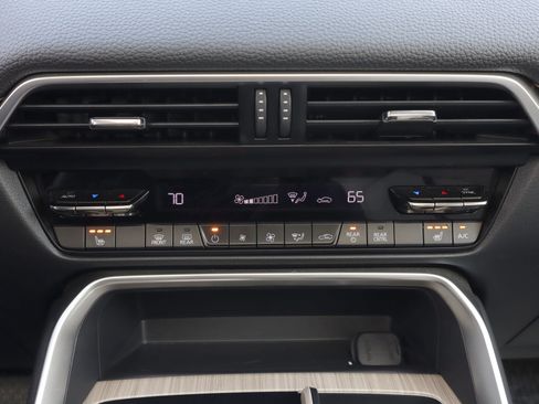 Certified 2024 MAZDA CX-90 Plug-In Hybrid w/ Premium Plus image 17