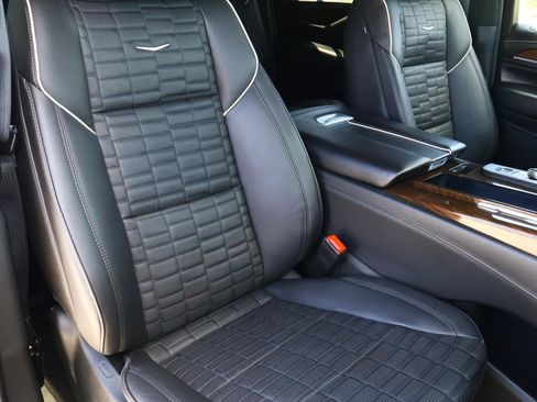 Certified 2024 Cadillac Escalade ESV Premium Luxury Platinum AWD/4WD image 25