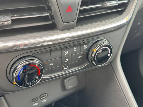 Used 2025 Buick Encore GX Preferred FWD image 27