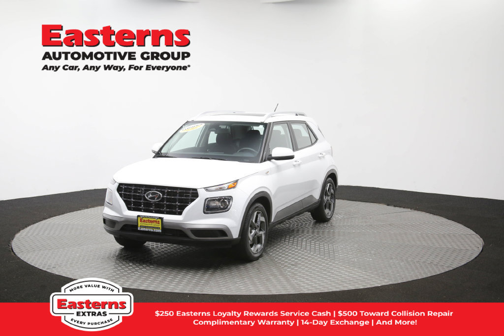 Used 2025 Hyundai Venue SEL FWD image 58