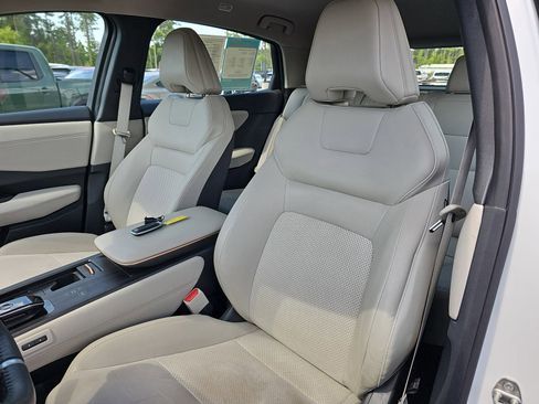 Used 2023 Nissan Ariya FWD image 15