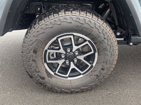 New 2025 Jeep Gladiator Rubicon image 37