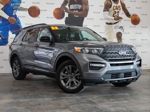 Used 2023 Ford Explorer XLT w/ Equipment Group 202A image 2
