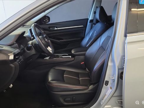 Used 2023 Nissan Altima 2.5 SR FWD image 5