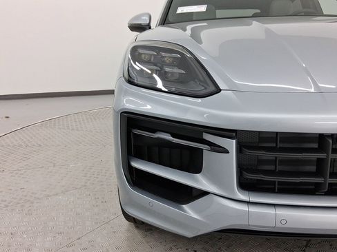 New 2026 Porsche Cayenne Coupe image 11