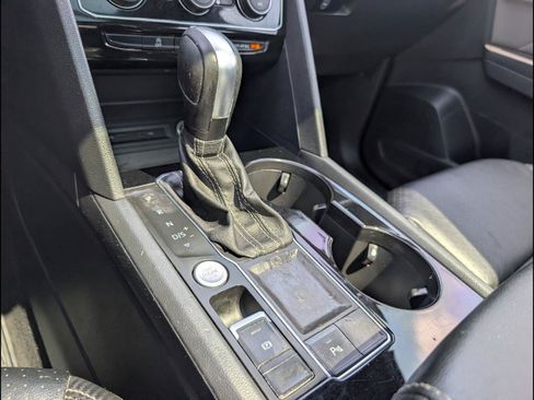 Used 2023 Volkswagen Atlas Cross Sport SE w/ Panoramic Sunroof Package FWD image 16