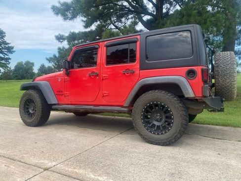 Used 2013 Jeep Wrangler Unlimited Sport AWD/4WD image 6