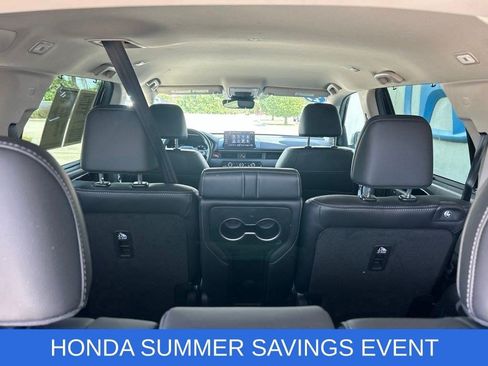 Used 2025 Honda Pilot EX-L image 9