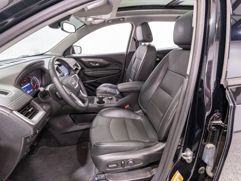 Used 2024 GMC Terrain SLT w/ Infotainment Package II FWD image 16