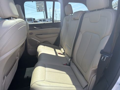 Certified 2022 Jeep Grand Cherokee Limited 4xe w/ Luxury Tech Group II AWD/4WD image 12