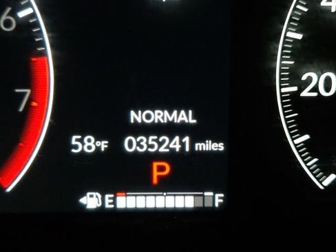 Certified 2024 Honda Pilot Touring image 21