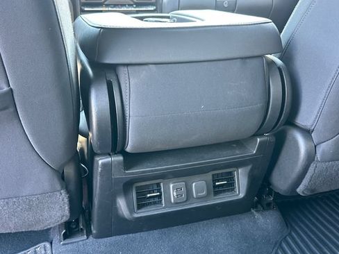 Used 2021 Chevrolet Silverado 1500 LT AWD/4WD image 12