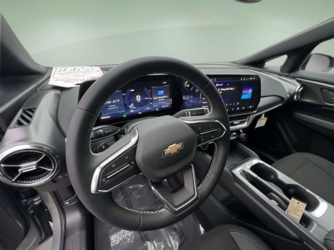 New 2026 Chevrolet Equinox EV LT image 10
