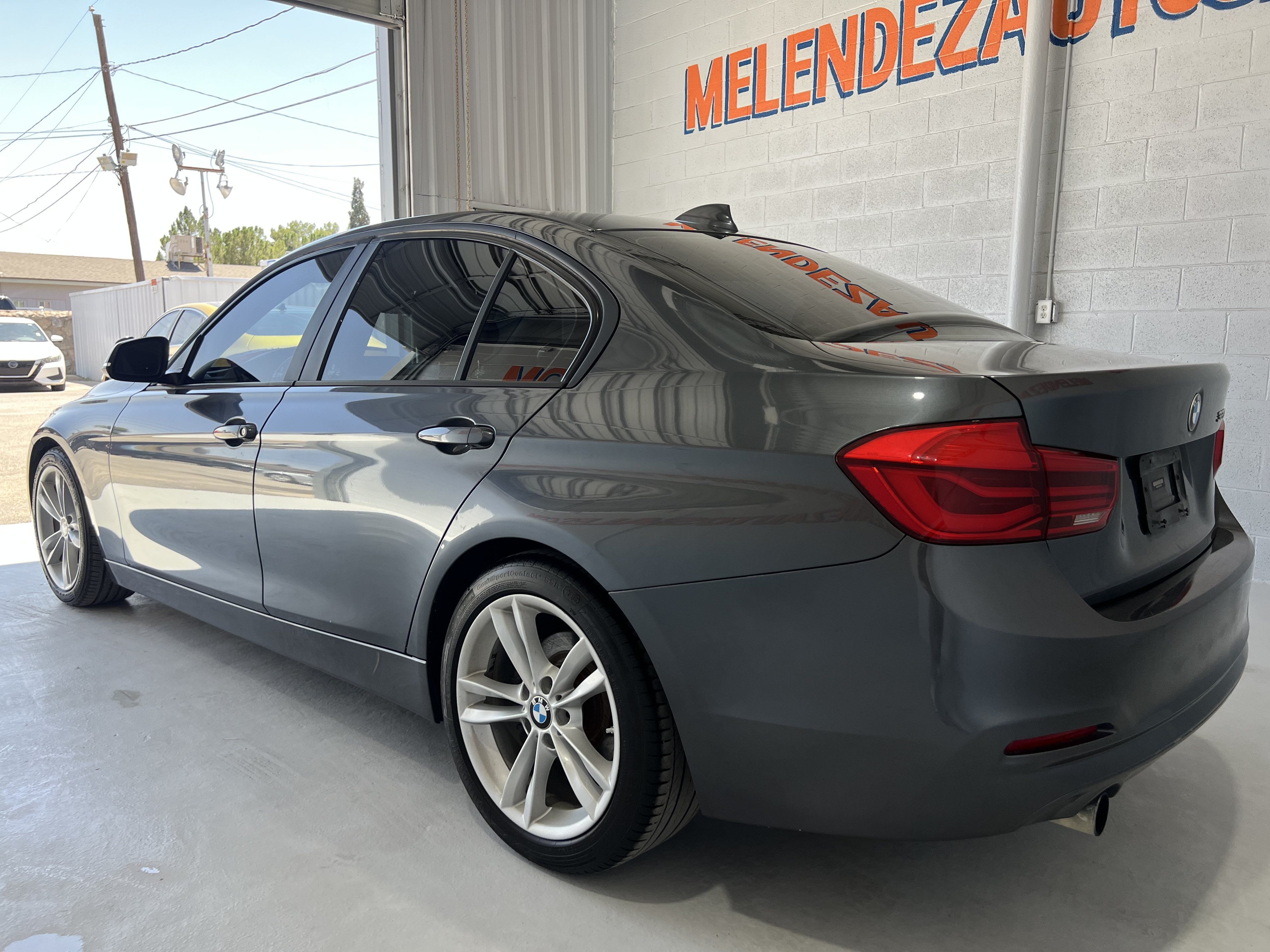 Used 2016 BMW 320i Sedan RWD image 3