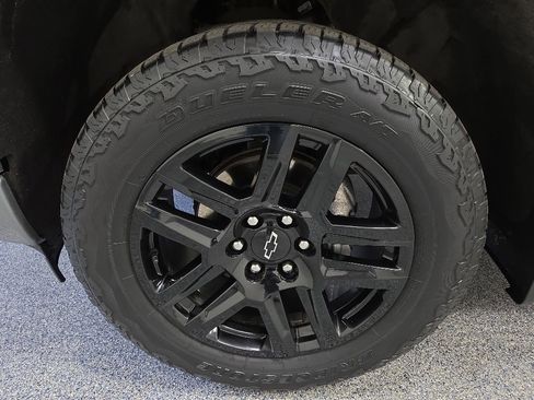 Used 2024 Chevrolet Silverado 1500 RST AWD/4WD image 37