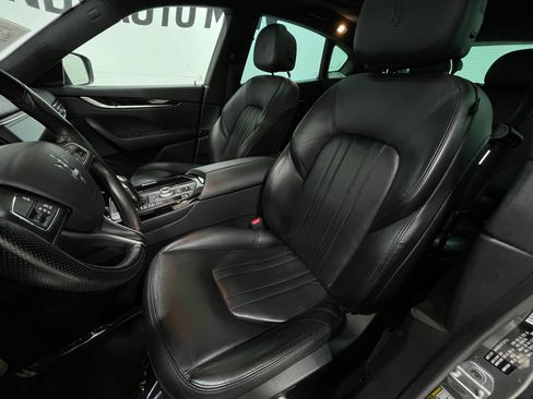 Used 2021 Maserati Levante AWD/4WD image 12
