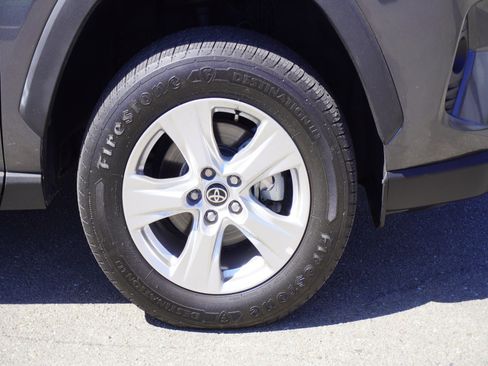 Used 2021 Toyota RAV4 XLE w/ Convenience Package AWD/4WD image 5