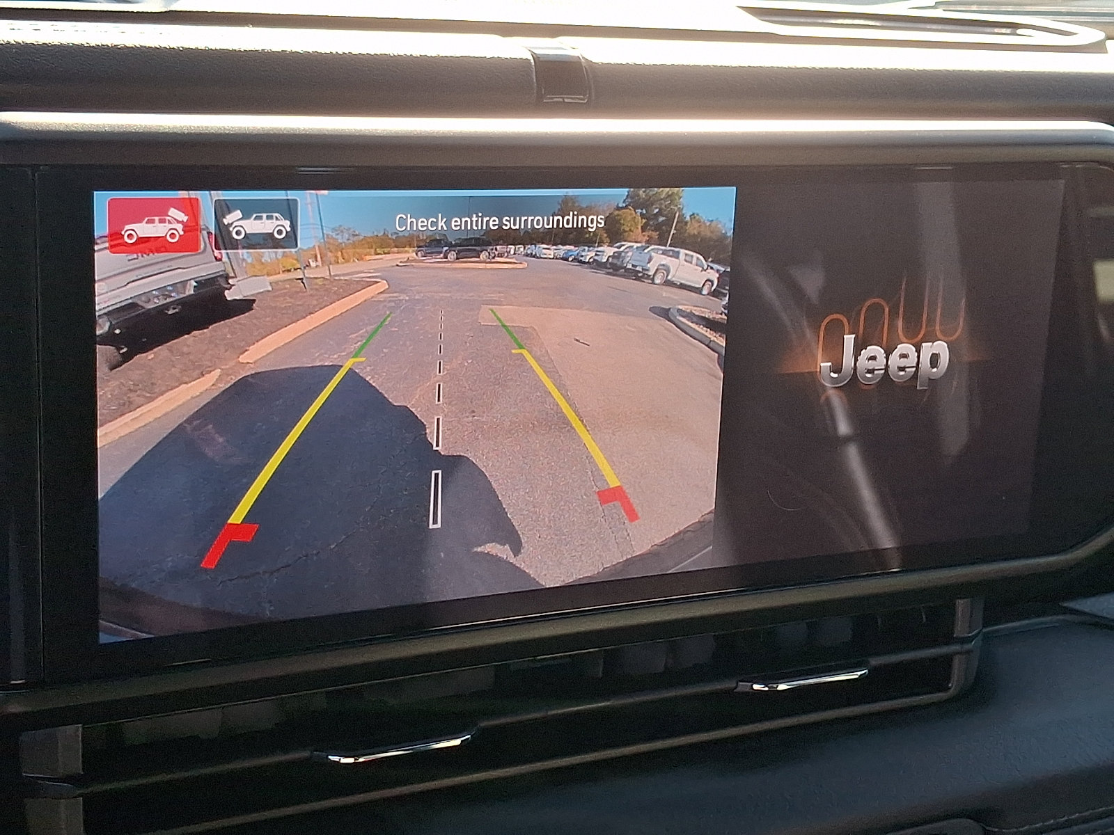 Used 2025 Jeep Wrangler Unlimited Sahara AWD/4WD image 19
