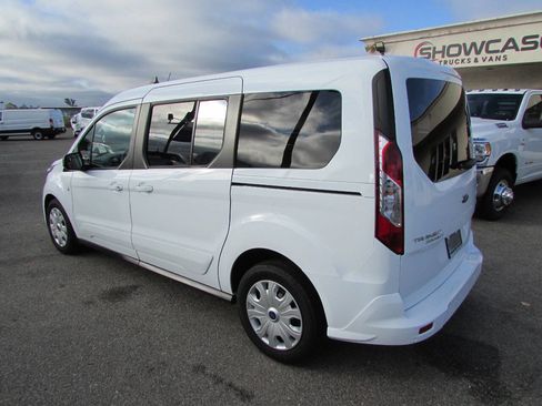 Used 2022 Ford Transit Connect XLT image 8