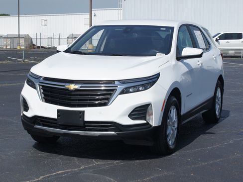 Used 2024 Chevrolet Equinox LT AWD/4WD image 2