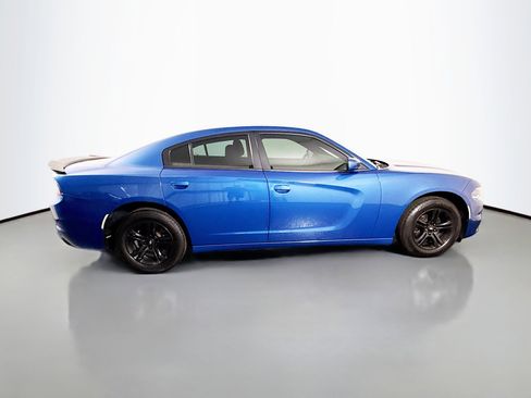 Used 2022 Dodge Charger SXT RWD image 11