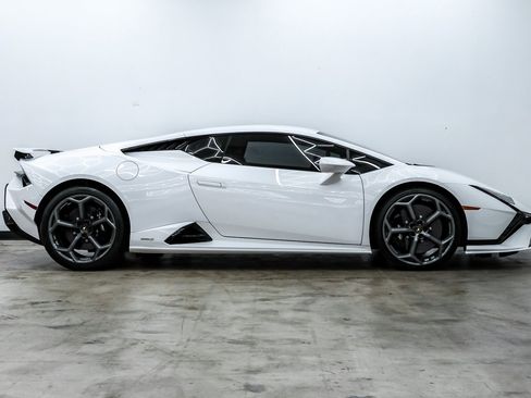 Used 2023 Lamborghini Huracan Tecnica image 6