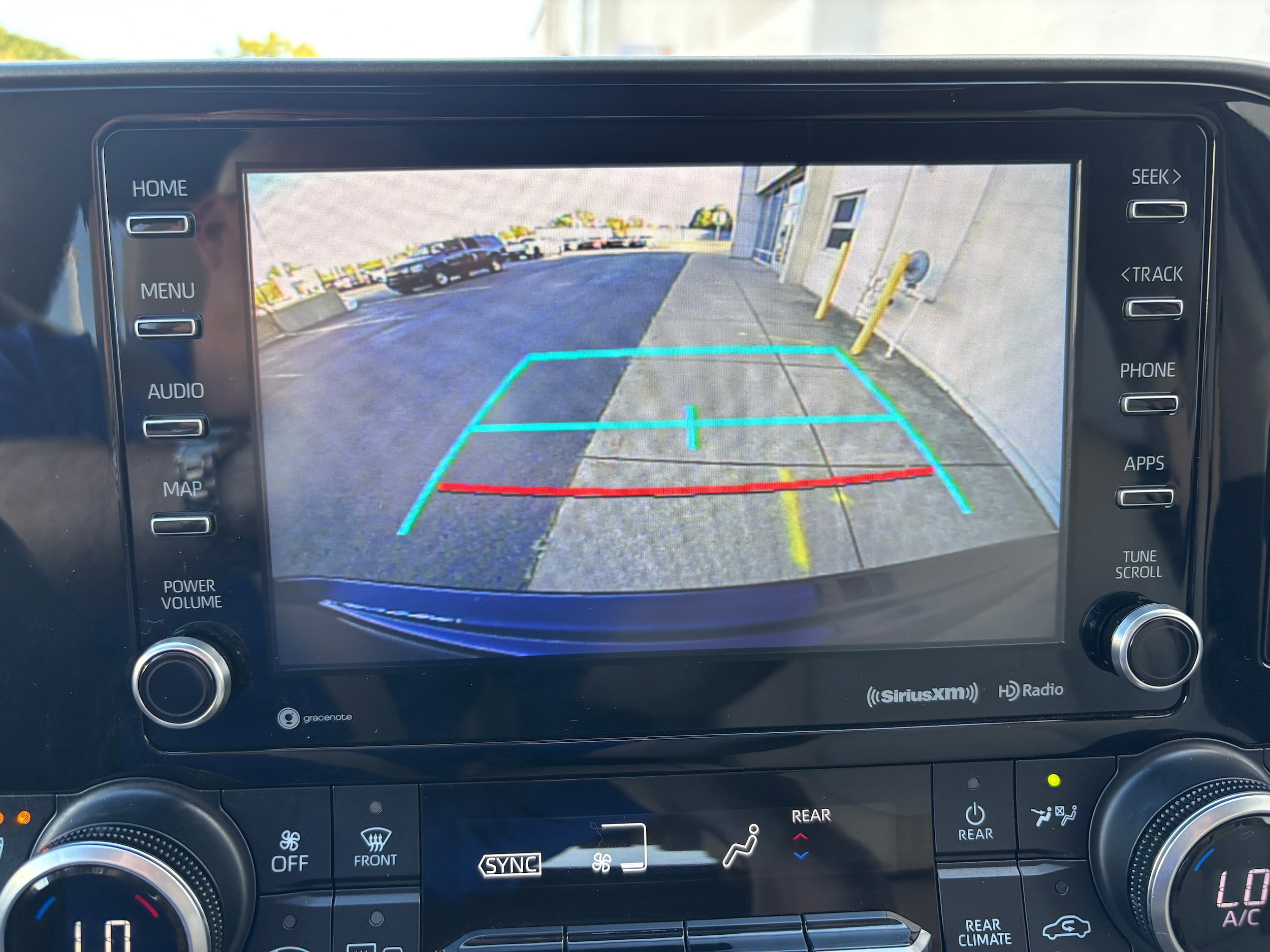 Used 2021 Toyota Highlander XLE FWD image 31