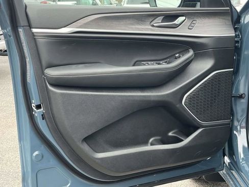 New 2026 Jeep Grand Cherokee L Limited image 12