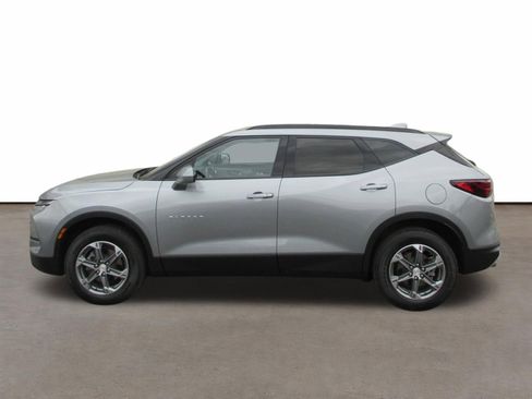 Used 2023 Chevrolet Blazer LT w/ Convenience Package FWD image 2