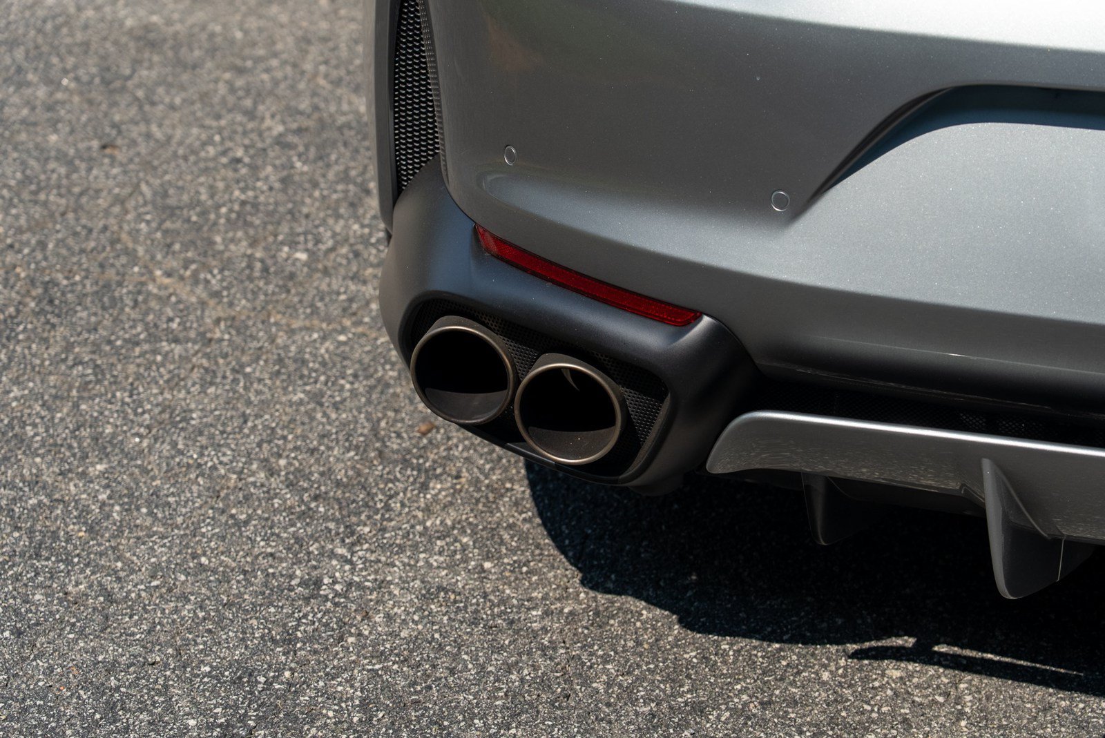 Used 2020 Ferrari 812 Superfast RWD image 16