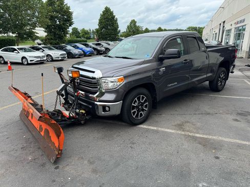 Used 2014 Toyota Tundra SR5 w/ TRD Off Road Package AWD/4WD image 10