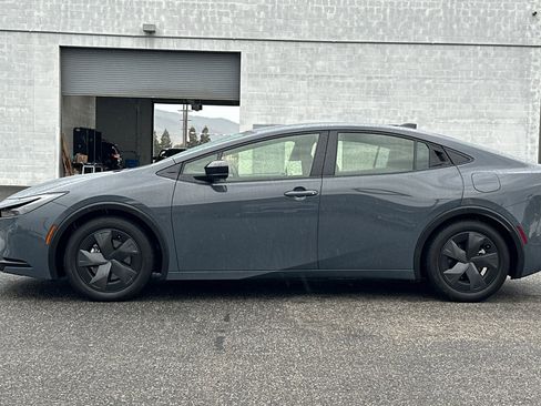 Certified 2024 Toyota Prius Prime SE image 7