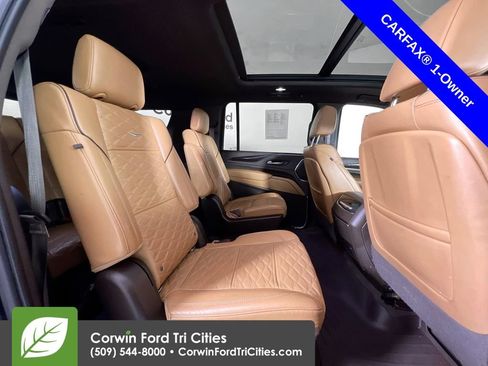 Used 2022 Cadillac Escalade ESV Premium Luxury AWD/4WD image 17