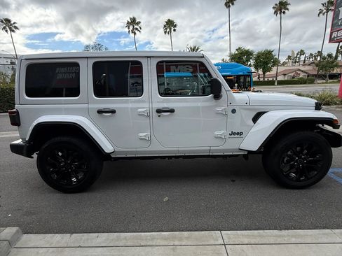 Used 2025 Jeep Wrangler Unlimited Sahara w/ Safety Group AWD/4WD image 6
