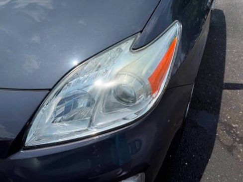 Used 2014 Toyota Prius Two FWD image 2