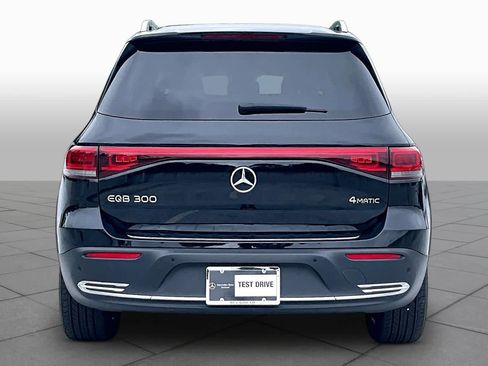 Used 2023 Mercedes-Benz EQB 300 4MATIC image 4