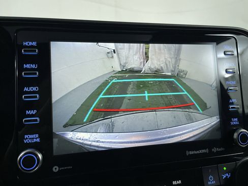 Used 2020 Toyota Highlander XLE image 15