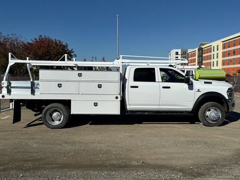 New 2026 RAM 5500 Tradesman w/ Chrome Appearance Group image 2