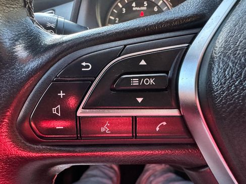 Used 2021 INFINITI Q50 Luxe image 19