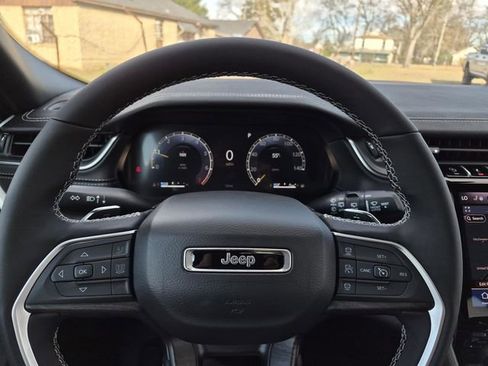 New 2025 Jeep Grand Cherokee Limited image 21