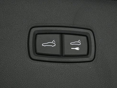 New 2025 Porsche Cayenne Coupe image 32