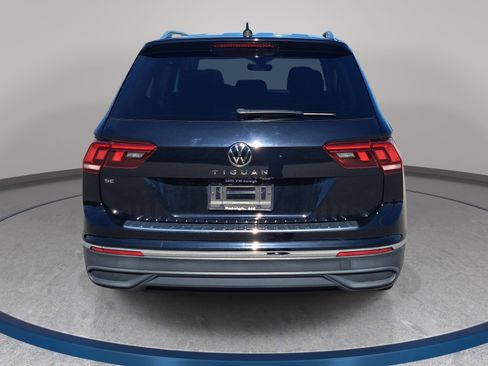 Used 2023 Volkswagen Tiguan SE w/ Panoramic Sunroof Package FWD image 6